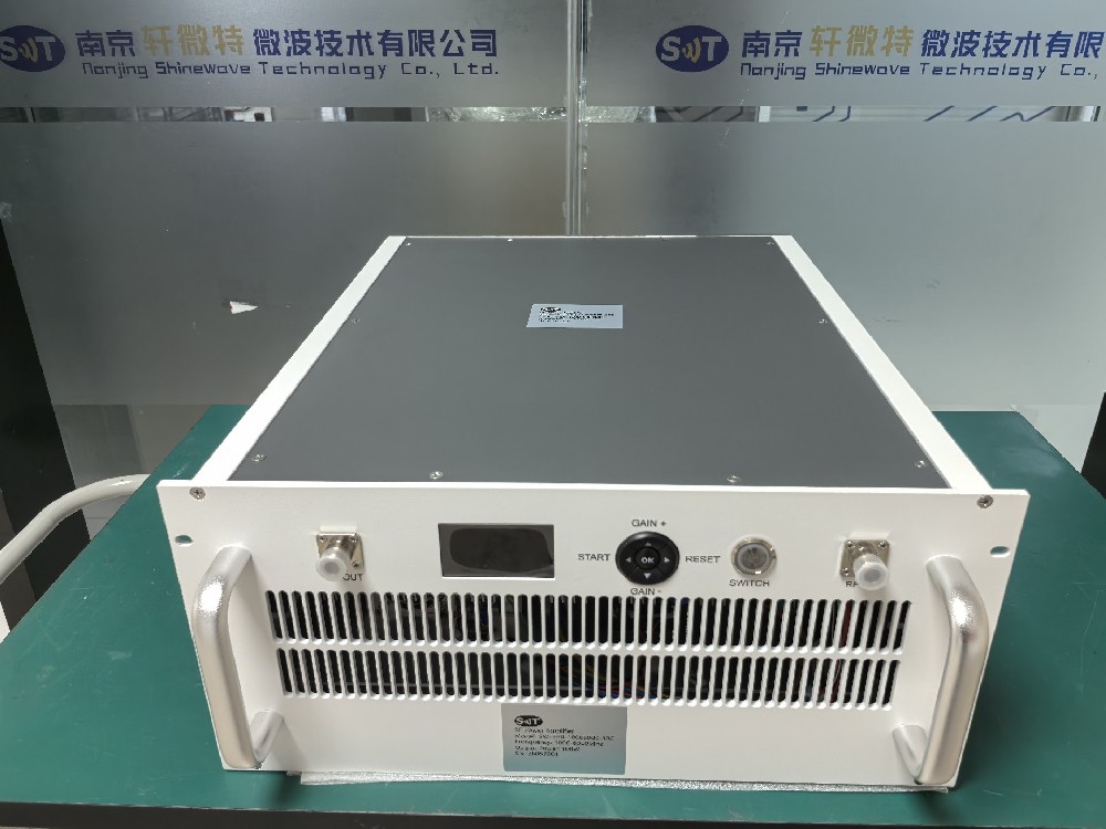 Усилитель мощности ВЧ SW-PAR-10006000-50C мощностью 100 Вт, широкополосный 1–6 ГГц для оборонных и коммерческих испытаний ВЧ, передачи сигналов